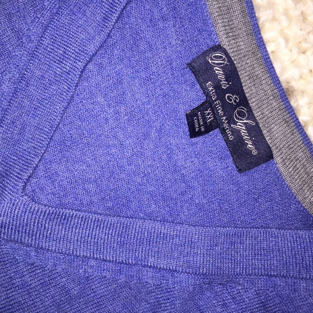 DAVIS & SQUIRE extra fine merino blue V-sweater